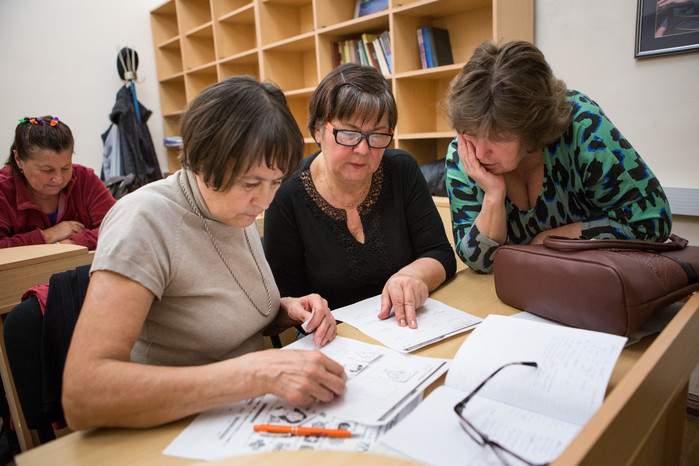 托国立进入了国际大学协会《第三年龄》