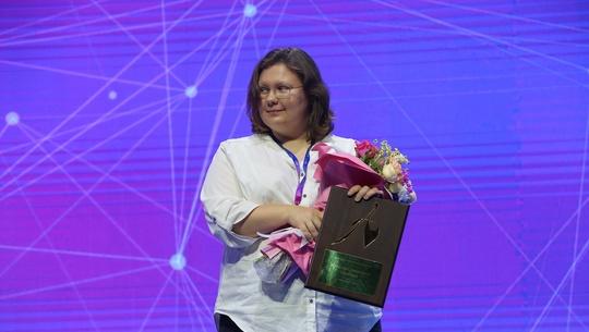 来自托木斯克的物理学家在“科技—2023(TECHNOPROM)”国际论坛竞赛上赢得了女科学家组的大奖