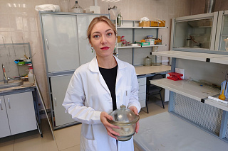 托国立化学家将帮助解决俄罗斯化妆品的物质短缺问题