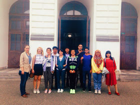 认识西伯利亚的文化文化与艺术学院为外国学生举办暑期夏令营活动