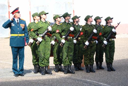 8名女邮递员在托国立宣誓