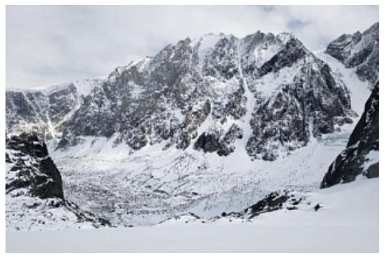 托国立在阿克特鲁《Актру》冰川上安装了新的监测设备