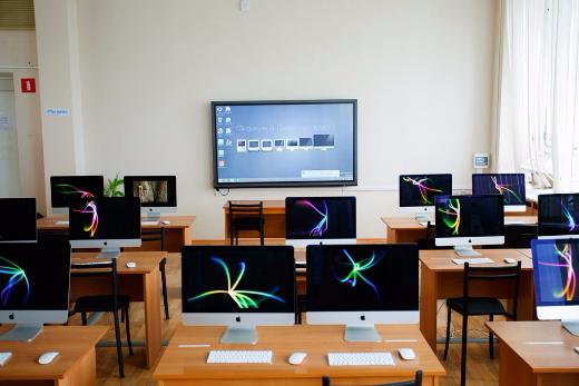 托国立计算机语言学家在世界知名公司实习