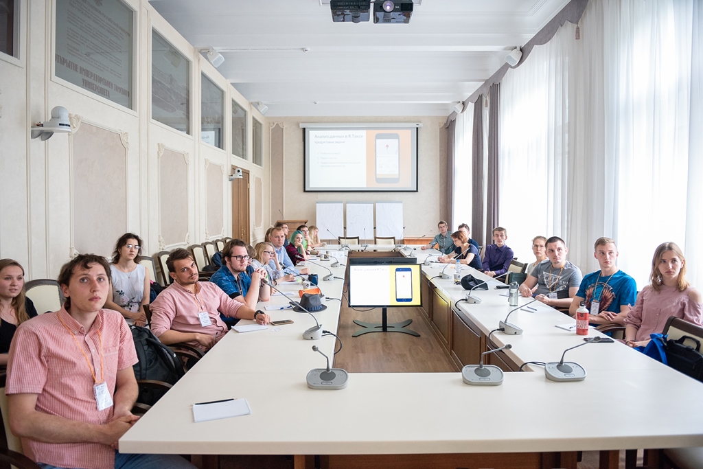 Yandex、IBM、Skultech的专家在托国立开展Data Science的夏令营