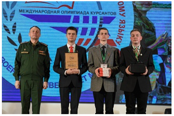 托国立团队赢得了全军事奥林匹克军事翻译的冠军奖