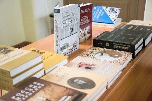 语言学家发表了关于西伯利亚老人们谚语和谈话的字典