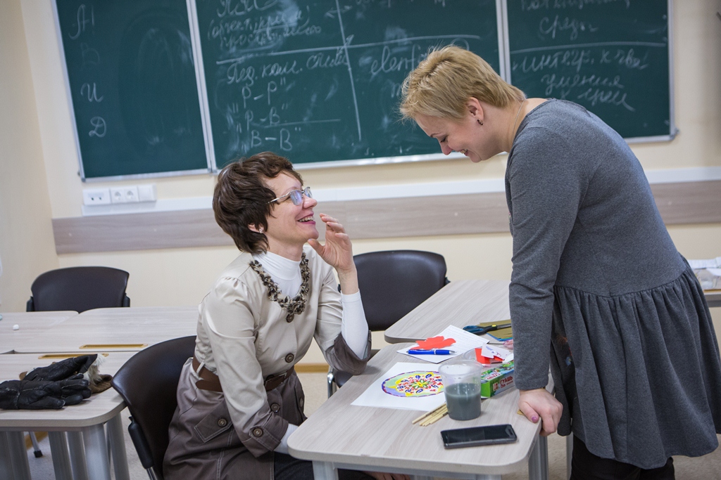 在托国立为托木斯克市幼师举办了再培训活动