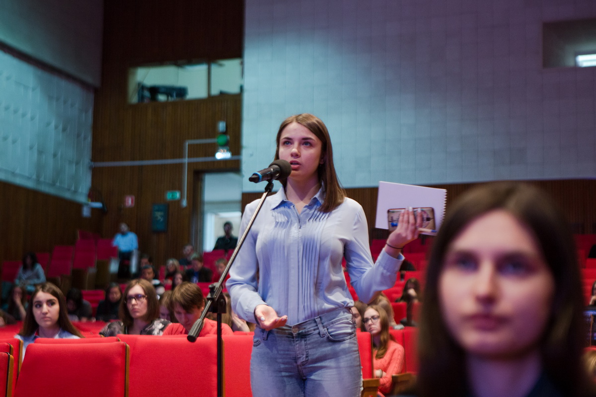 在托国立向学生们展示了100多个研究生项目