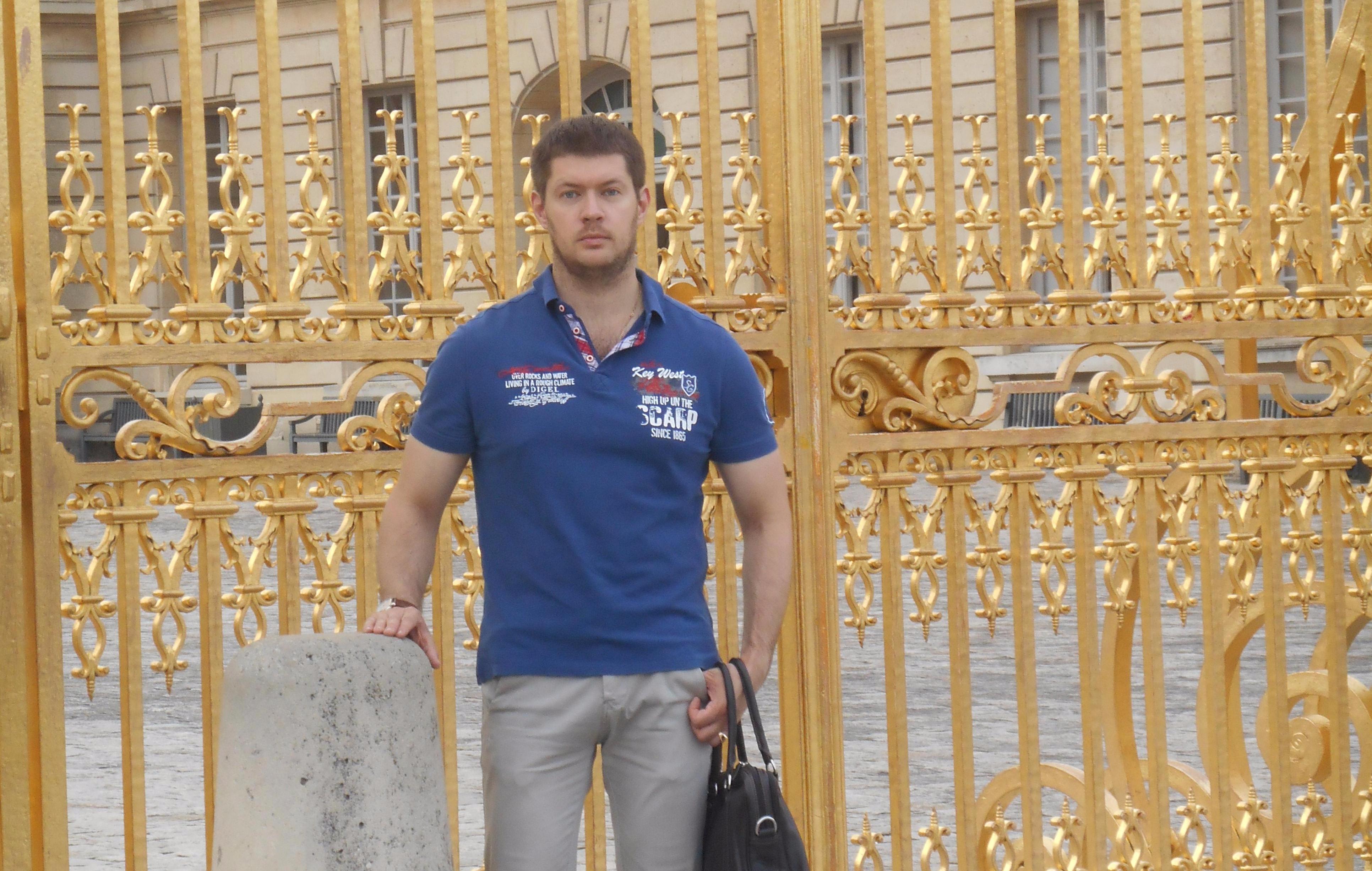 托国立副教授在神学院研究教育管理的特殊性