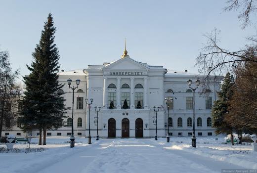 来自不同国家的学生在托国立共同解决全球问题